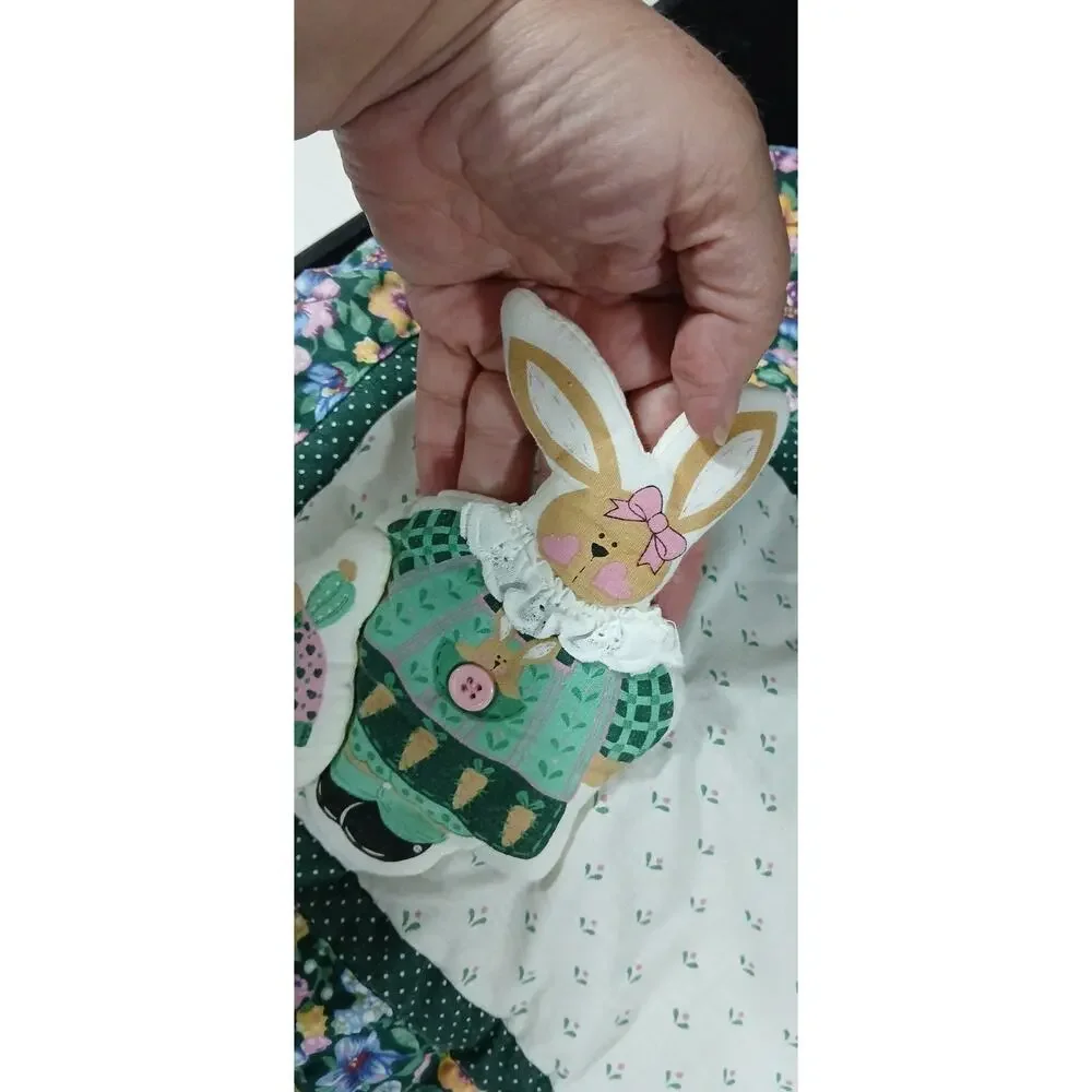 Vintage Rabbit Spirting Placemats with Utensil Pocket Set 4 Pansies Eyelet Lace
